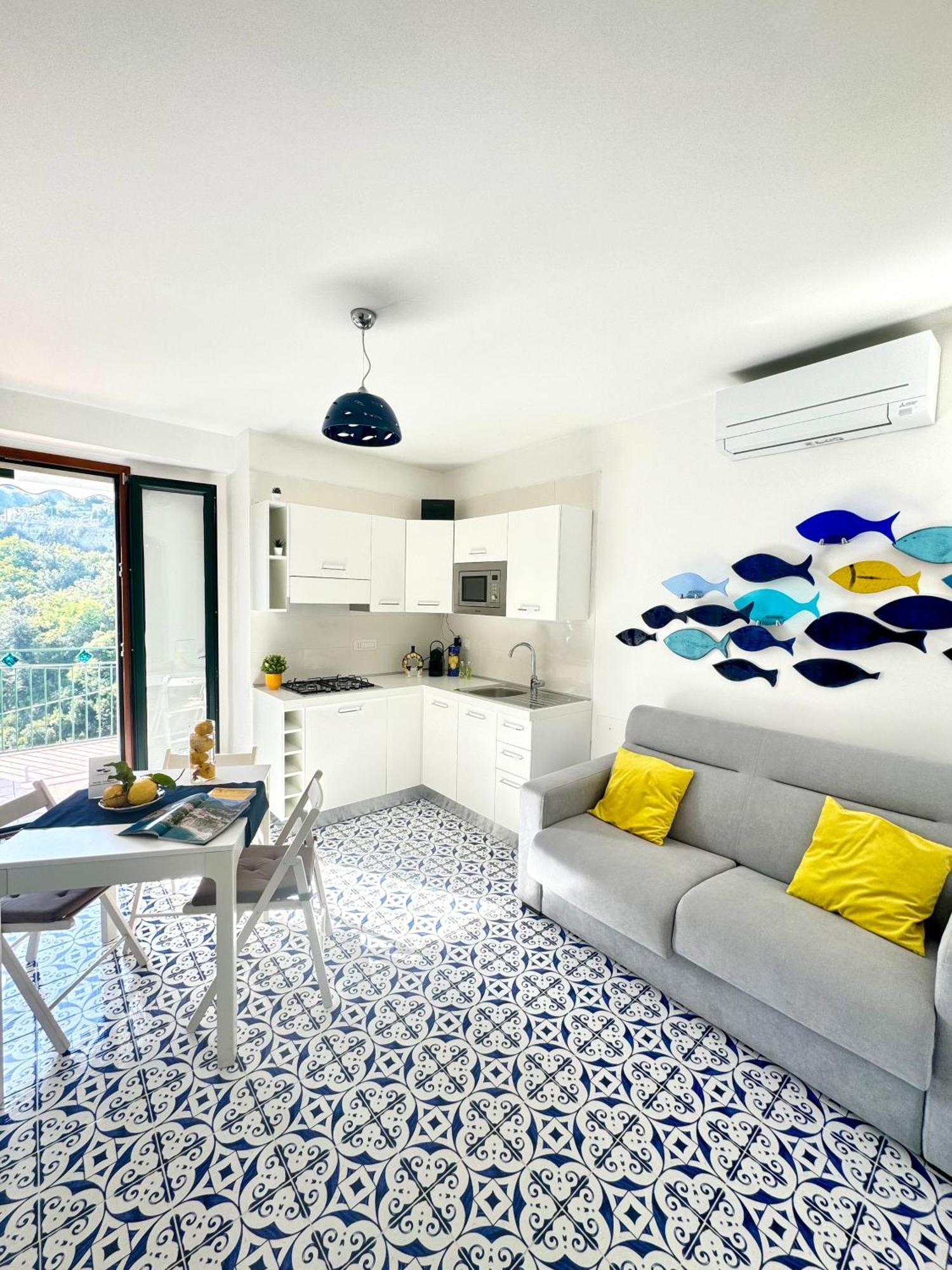 شقة Panoramic Flat Amalfi Coast - Sea View 1 Vietri المظهر الخارجي الصورة