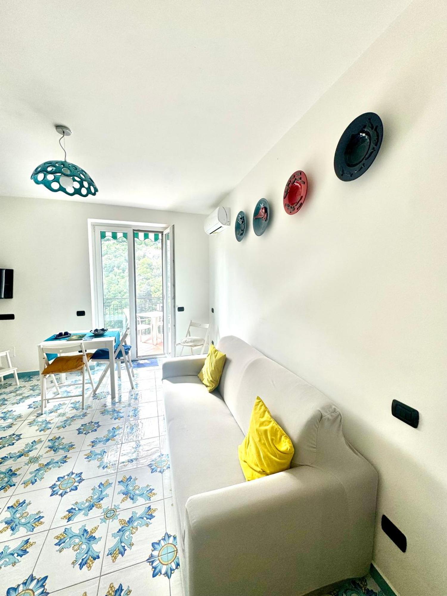شقة Panoramic Flat Amalfi Coast - Sea View 1 Vietri المظهر الخارجي الصورة
