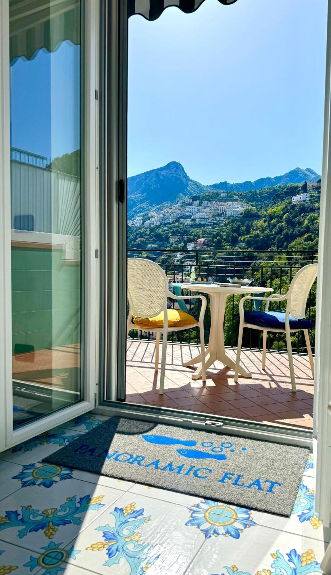 شقة Panoramic Flat Amalfi Coast - Sea View 1 Vietri المظهر الخارجي الصورة